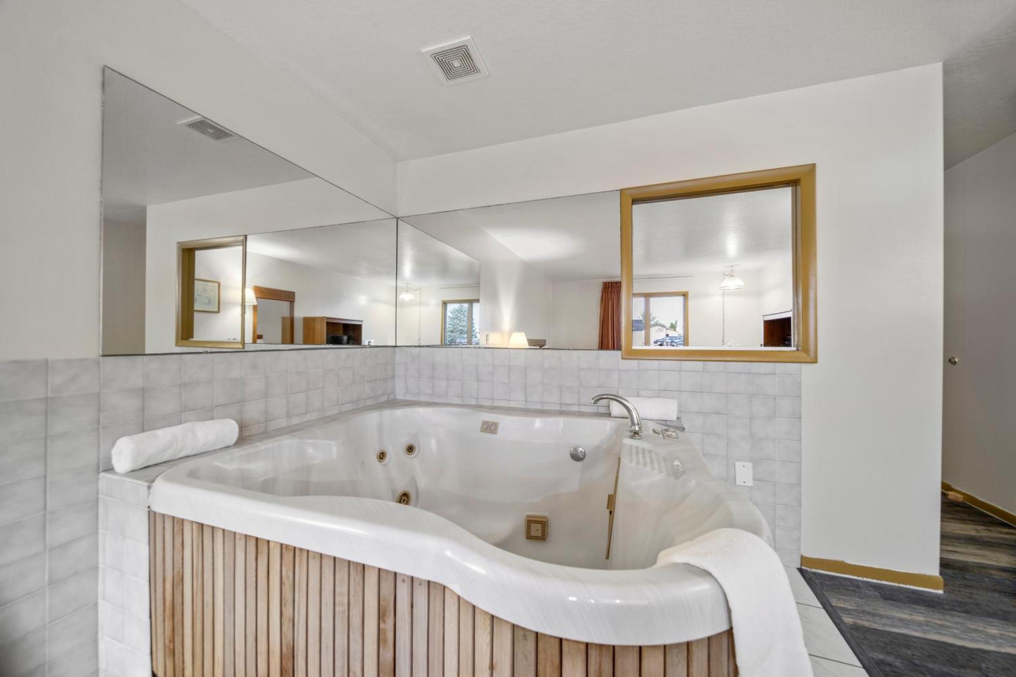 Executive Inn Cass City Екстериор снимка