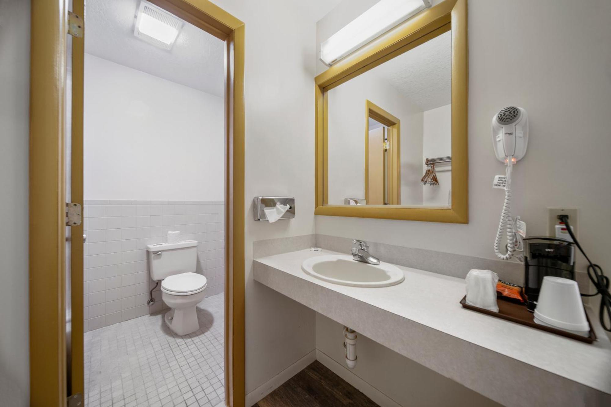 Executive Inn Cass City Стая снимка